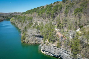 Cliffside Eureka Springs Cabin with Beaver Lake View